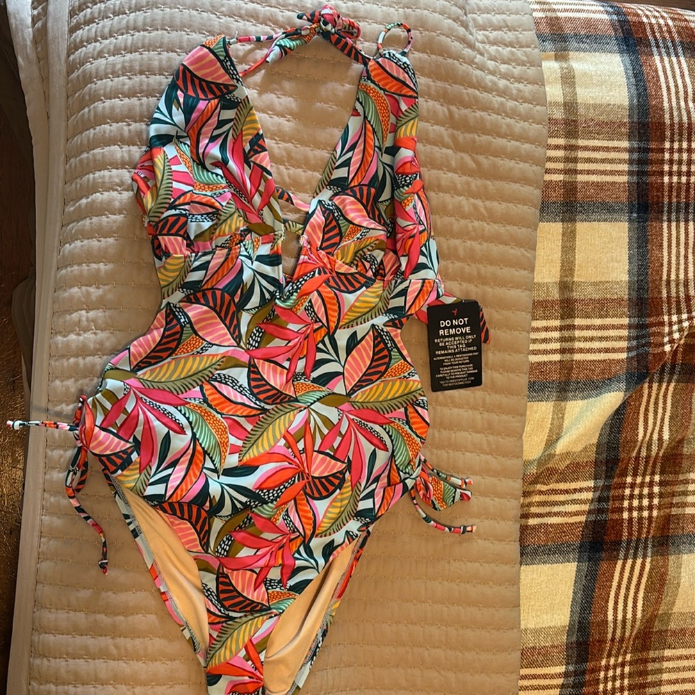 Swimsuits for all size 16 tropical pattern never worn halter w tags
